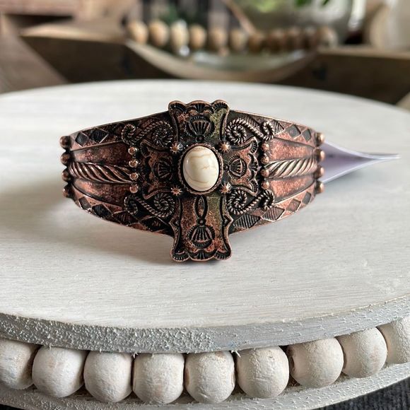 Jewelry - 𝅺white seneca Lake Cross Coppertone Stretch Bracelet NWT